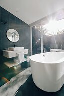 BOTANICAL POOL CLUB