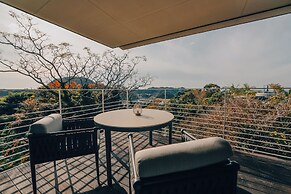 BOTANICAL POOL CLUB