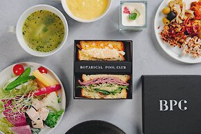 BOTANICAL POOL CLUB