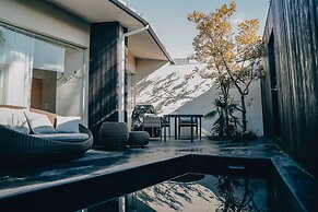BOTANICAL POOL CLUB