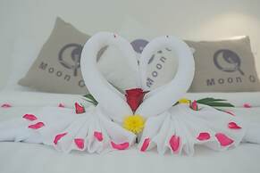 MoonE