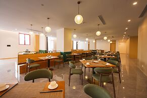 Changsheng Hotel