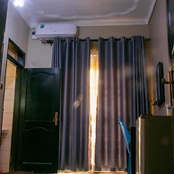 Albertine Rock Hotel