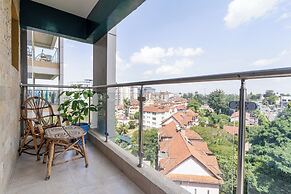 Luxury 4 Bedroom with a Rooftop Pool