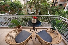 Seven Hills, Boutique Apartments