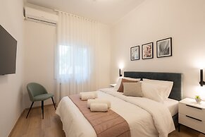 Seven Hills, Boutique Apartments