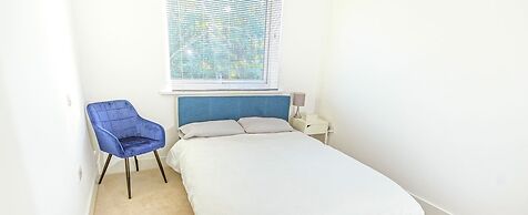 Modern Spacious 2-bed Apartment in London