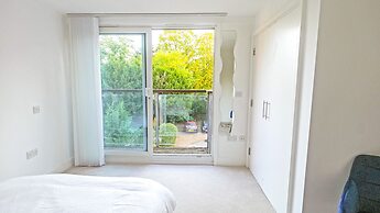 Modern Spacious 2-bed Apartment in London