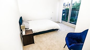 Modern Spacious 2-bed Apartment in London