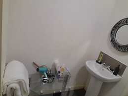 Cosy Private Hideaway Studio Flat With Breakfast