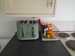 Cosy Private Hideaway Studio Flat With Breakfast