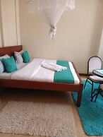 Lux Suites kipande Road Studio Apartment