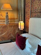 Palazzo Durazzo Suites