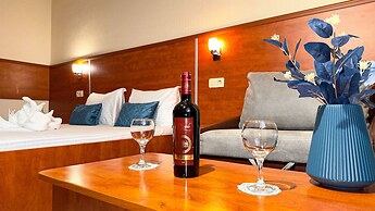 Dezudava Hotel