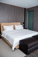 Demi Hotel
