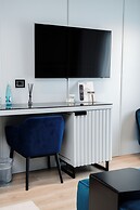 Demi Hotel