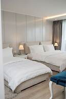 Demi Hotel
