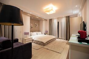 Demi Hotel