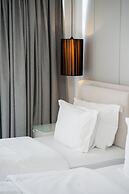 Demi Hotel