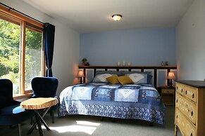 Burgundy Dream Bed and Breakfast