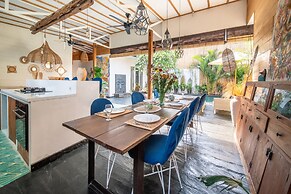 Splendid Villa Shakti Canggu Boho Chic 3bd & Pool