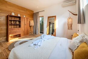 Splendid Villa Shakti Canggu Boho Chic 3bd & Pool