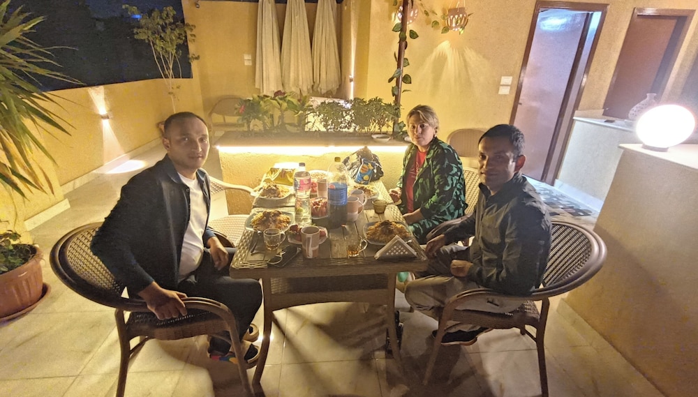 DISCOVER Pyramids inn