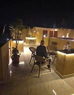 DISCOVER Pyramids inn