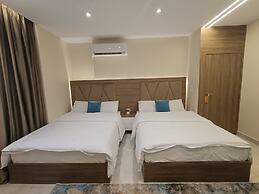 DISCOVER Pyramids inn