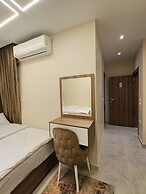 DISCOVER Pyramids inn
