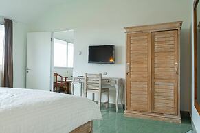 New Mandurah Stay by ecommerceloka