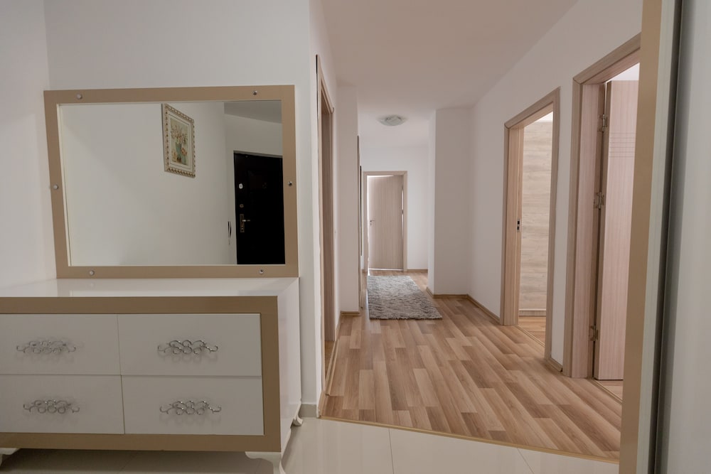 Dodona Apartments