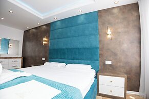 Dodona Apartments