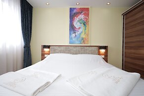 Dodona Apartments