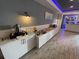 Dodona Apartments
