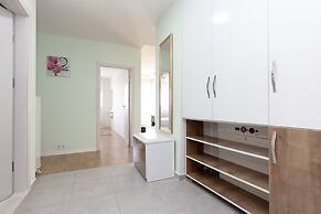 Dodona Apartments