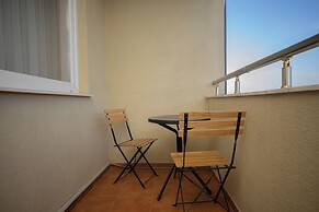 Dodona Apartments