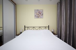 Dodona Apartments