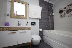 Dodona Apartments