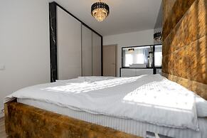 Dodona Apartments