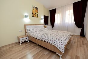 Dodona Apartments