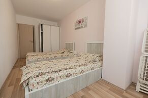 Dodona Apartments