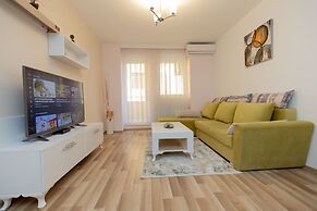 Dodona Apartments