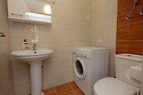 Dodona Apartments
