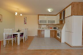 Dodona Apartments