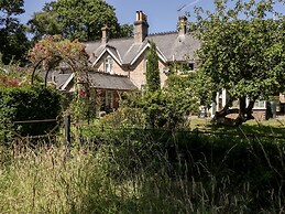 2 Heath Cottages