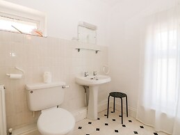 2 Heath Cottages