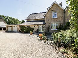 2 Heath Cottages