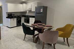 1bed Apartment - Sleeps 4 - Balcony, Wifi, Parking
