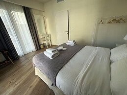 Acropolis Divine Apartments